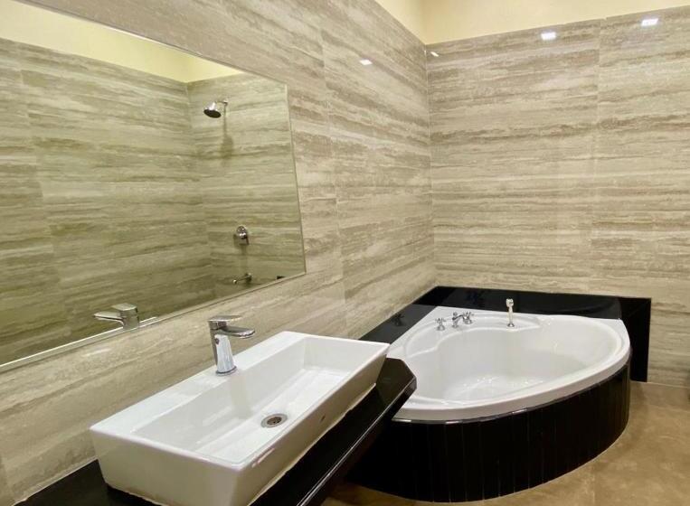 Люкс, Skyworld Hotels & Resorts