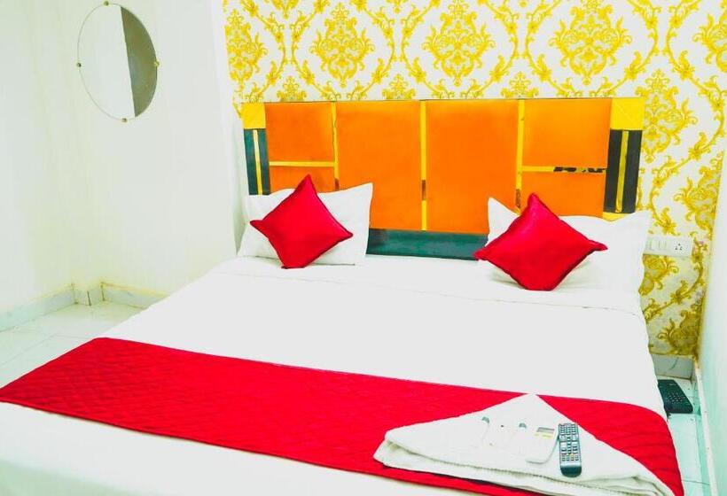 Номер Deluxe, Shubham Paradise Noida 70