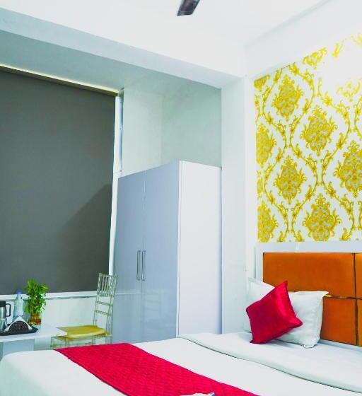 Номер Deluxe, Shubham Paradise Noida 70