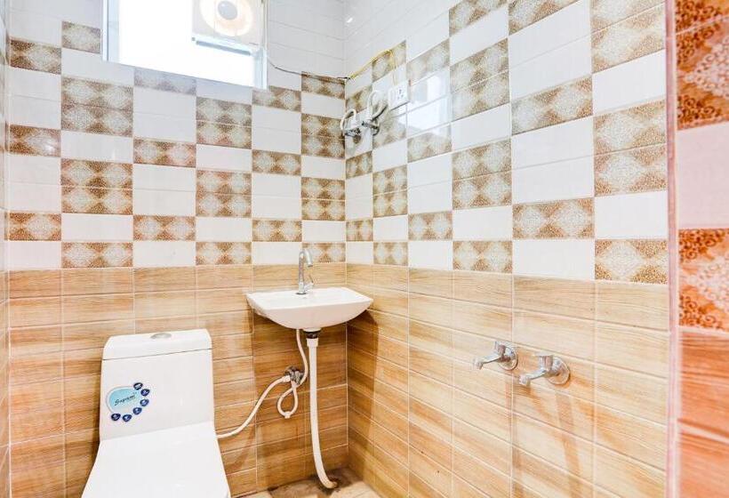 Трехместный Номер Классика, Oyo Hotel Rockland