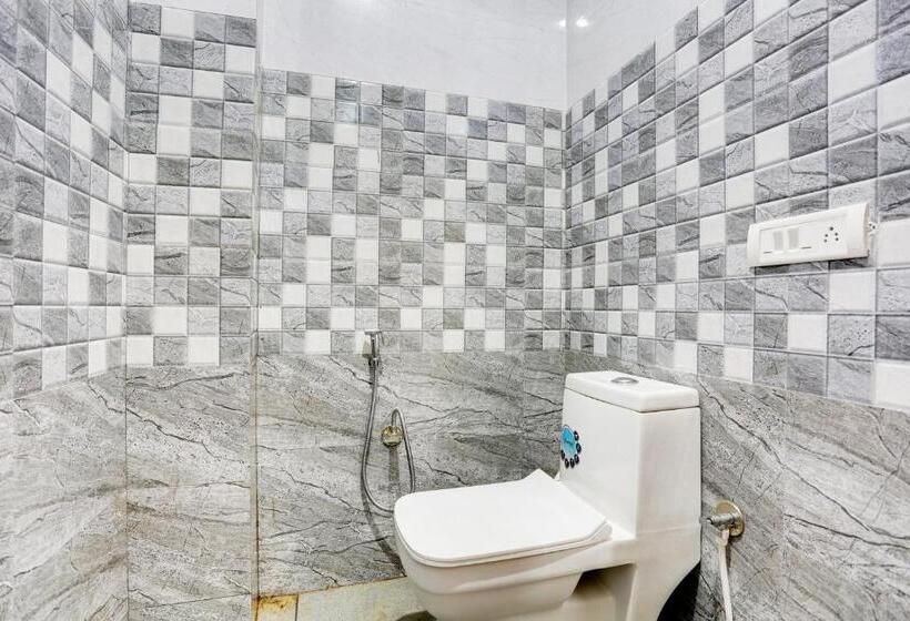 Трехместный Номер Классика, Oyo Hotel Rockland