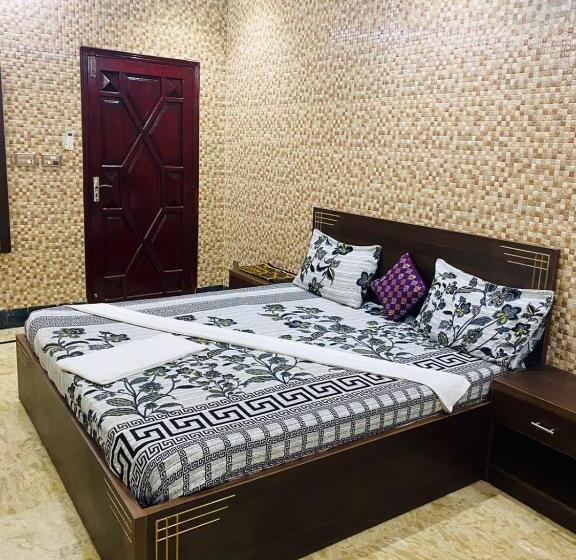 اتاق لوکس, Jinnah Inn Guest House