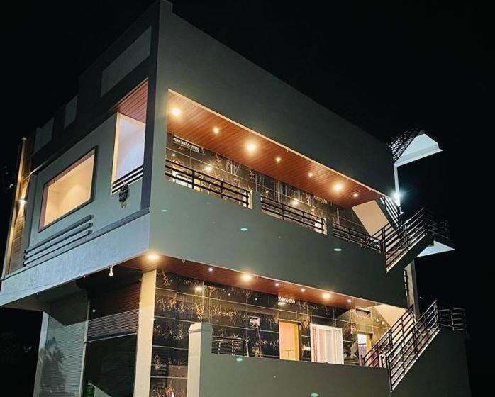 标准三人间, Mamatha Guest Inn