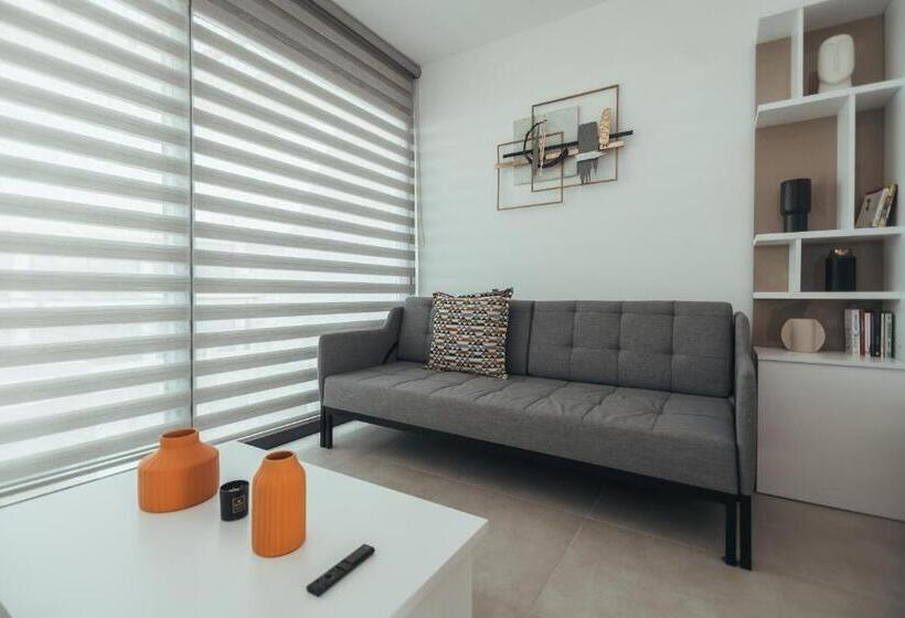 استودیوی استاندارد با چشم‌انداز دریا, Pearl Island Homes