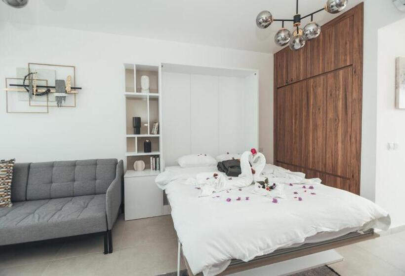 استودیوی استاندارد با چشم‌انداز دریا, Pearl Island Homes