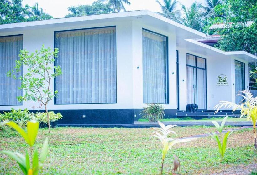 1 Bedroom Apartment Lake View, The Glade