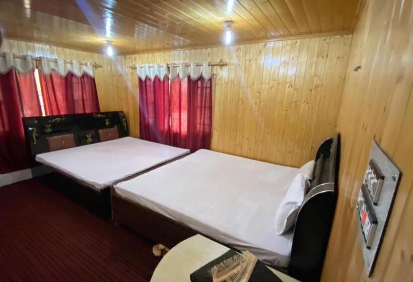 اتاق استاندارد چهار تخته, The Sarwah, Stay Blessed! Hotel And Restaurant