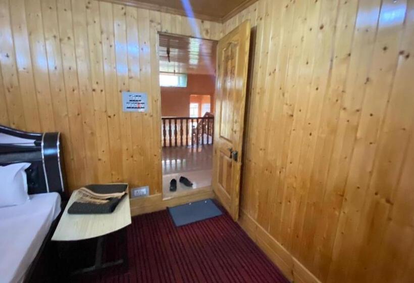 اتاق اکونومی, The Sarwah, Stay Blessed! Hotel And Restaurant