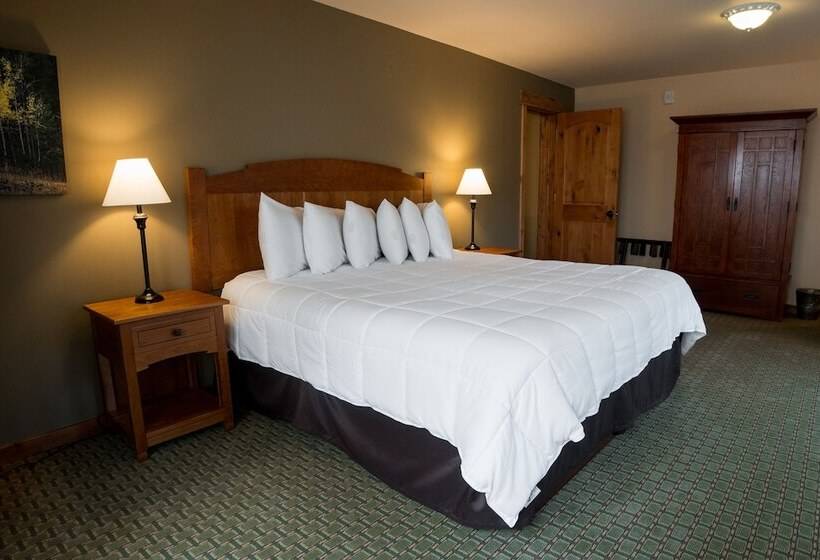 Семейный Номер, Silver Moon Inn