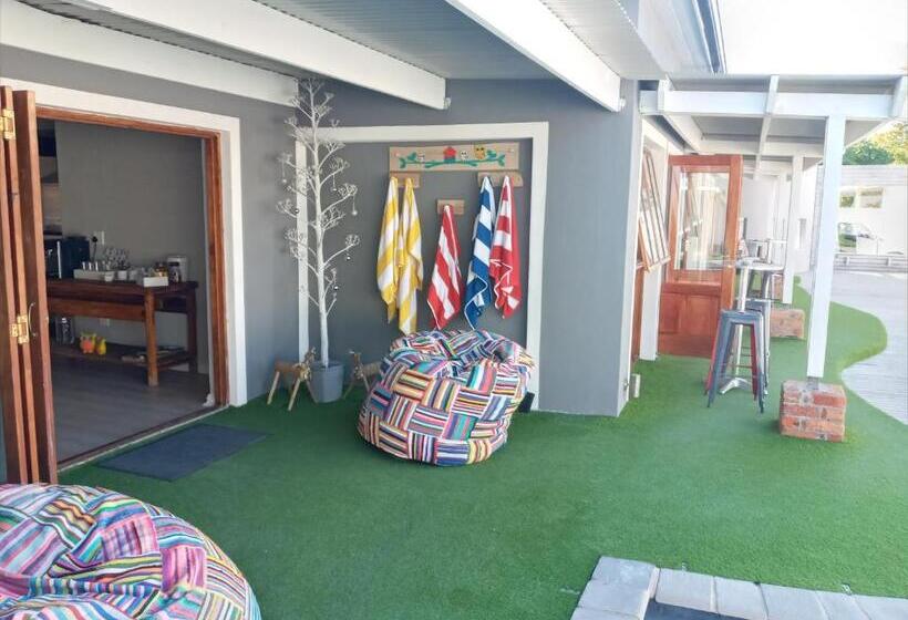 اتاق لوکس, Two Fat Owls Guesthouse
