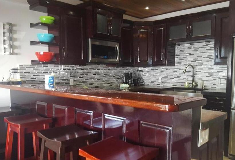 جناح ديلوكس, Tres Cocos Resort