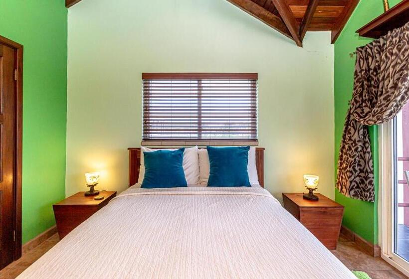 جناح جونيور مطلّ علي حمام السباحة, Tres Cocos Resort