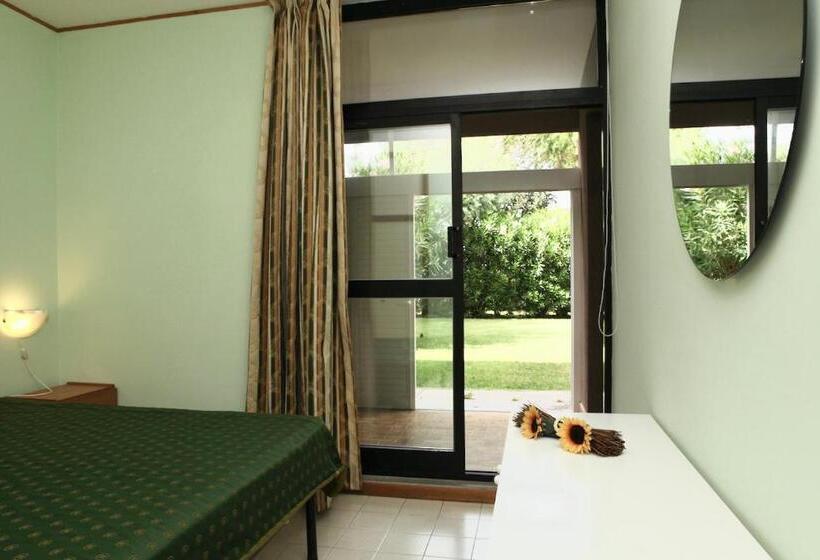 Апартаменты 1 Спальня, Apartment 3 Beds In Residence With Swimming Pool Bed And Bath Linen Included