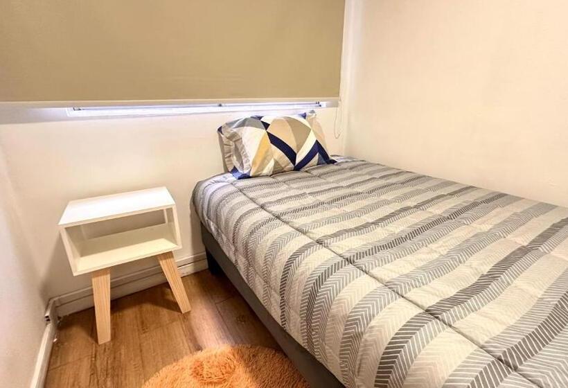 标准单人间共用浴室, Hostal