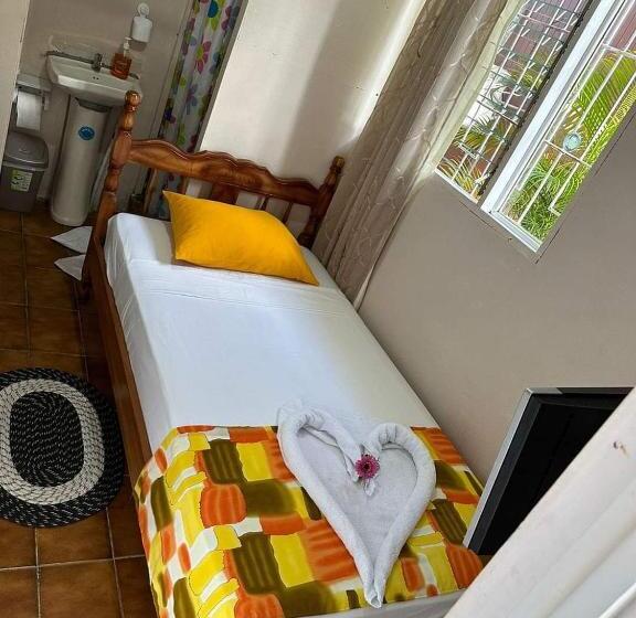 חדר סטנדרט יחיד, Tico Bed & Breakfast La Fortuna