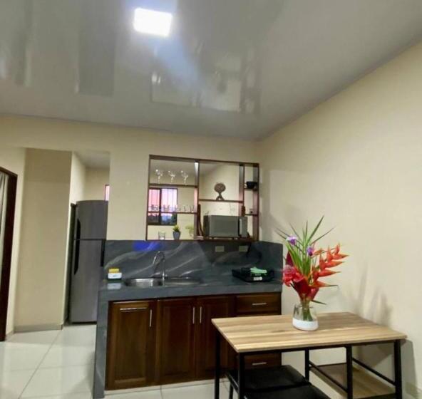 דירת שני חדרים, Tico Bed & Breakfast La Fortuna