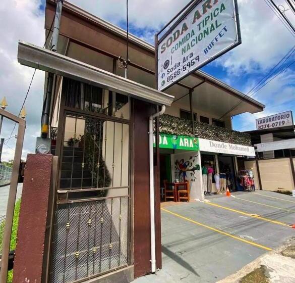 带2个卧室的公寓, Tico Bed & Breakfast La Fortuna