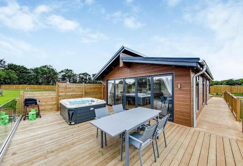 3间卧室的房子, Noahs Retreat