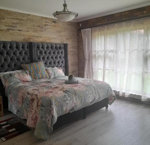 Бунгало Deluxe, Chappel Hide Out