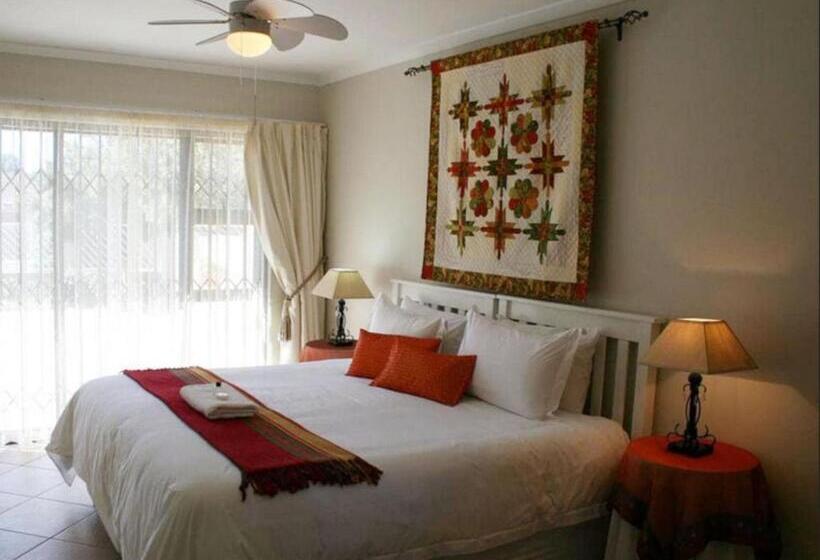 Апартаменты 2 Спальни, Corner House Accommodation