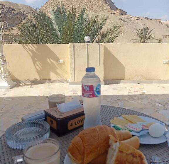 اتاق لوکس, Mamado Pyramids View
