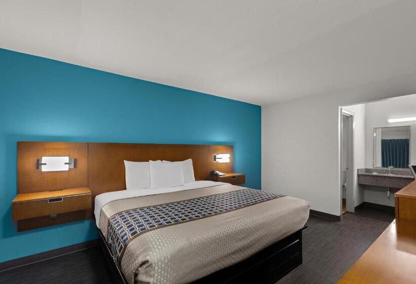스탠다드 룸 킹사이즈 침대, Rodeway Inn