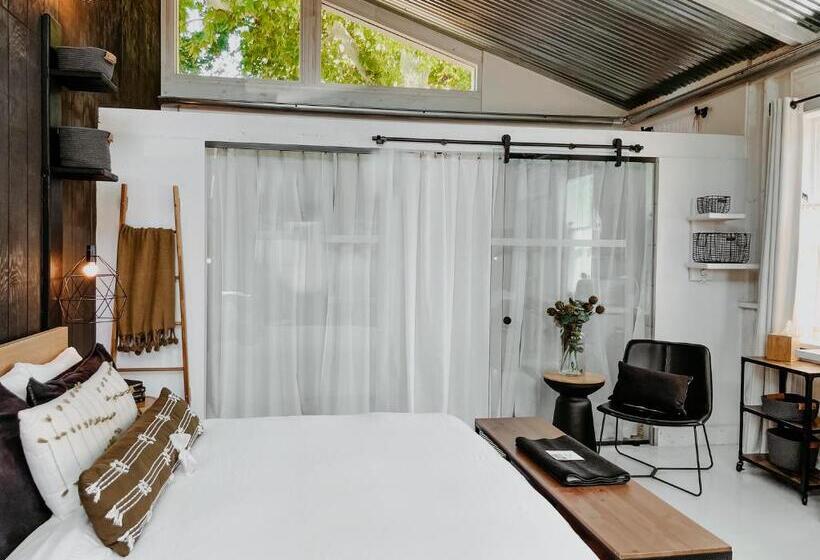 Студия Deluxe, Inn Santa Clara