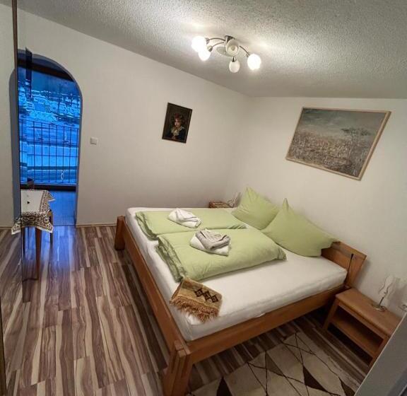 Номер Стандарт, Austrian Motel Heiss