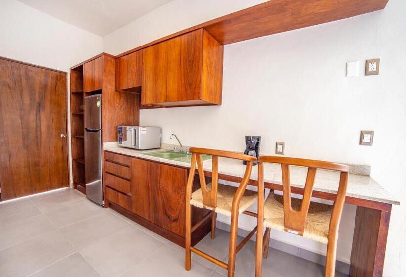 Huoneisto 1 Makuuhuone Allasnäkymä, Deluxe Apartments Azure
