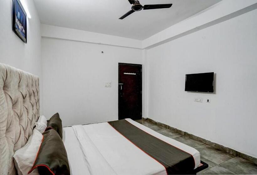 Трехместный Номер Классика, Oyo Flagship Omi Rooms