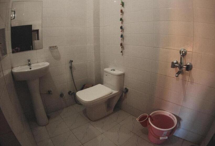 이코노미 룸, Blue Eye Hostel