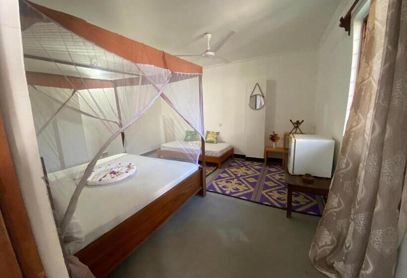 スタンダードトリプルルーム, Villa Raffaele B&b