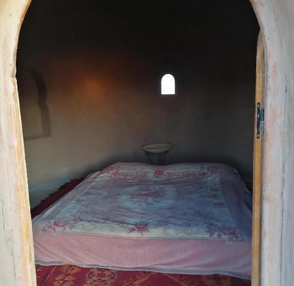 اتاق استاندارد سه نفره, Camp Iguidi Tours