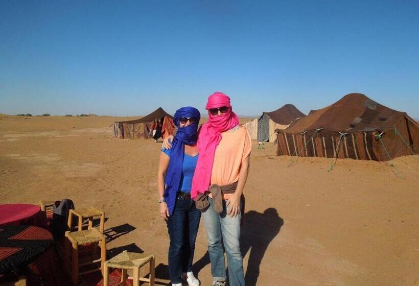 چادر با خدمات رفاهی استاندارد, Camp Iguidi Tours