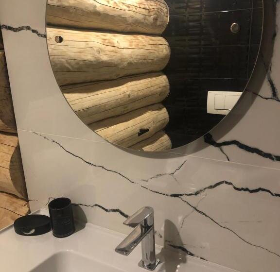 디럭스 트리플 룸, Log House Poludnica