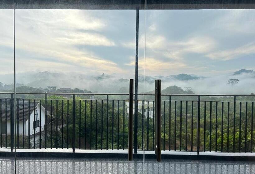 Люкс с Балконом, Vaga Nakshathra Suites