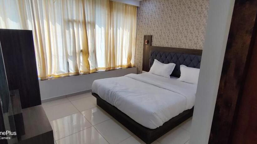 Номер Deluxe, Aarna Palace