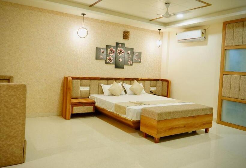 Family Suite, Siddhoday Palace