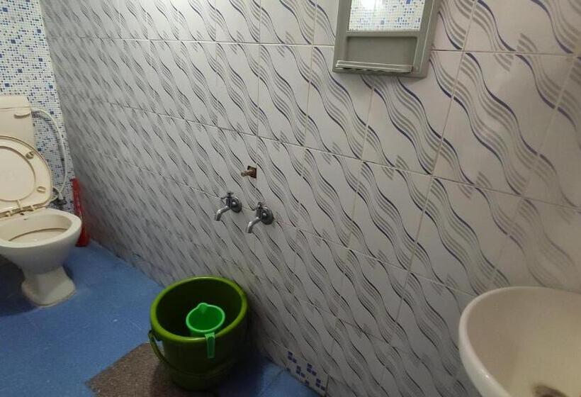 园景标准四人间, Adh Amilya Gerdens