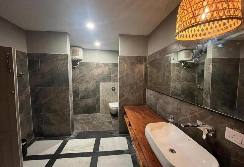 Люкс с Балконом, Nkaasa Hotel Personal Suites