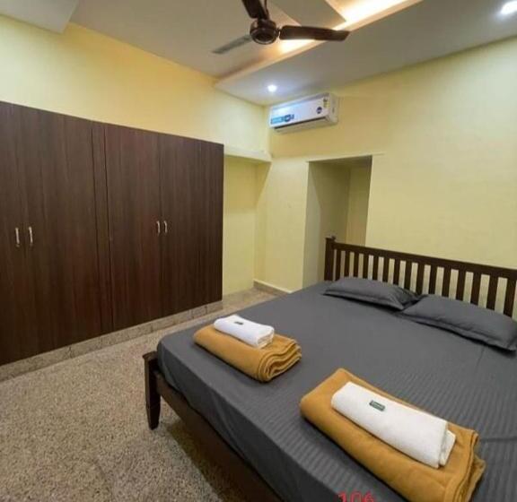 Номер Стандарт с Балконом, Dhruv Guest House