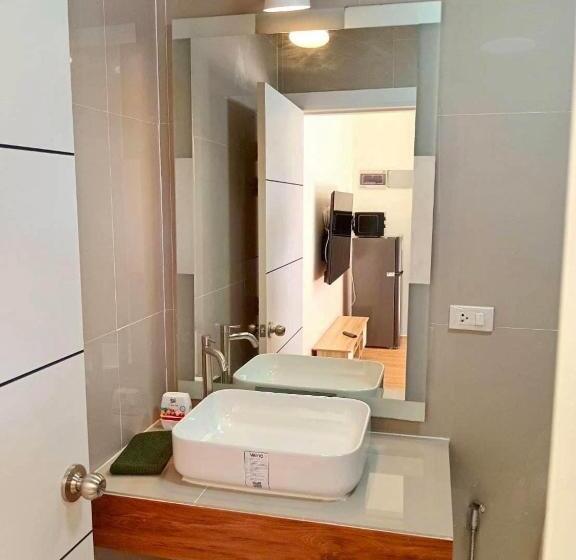 سوئیت با تخت بزرگ, Baan Kraziprak บ้านกระซิบรัก