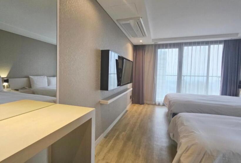 Номер Стандарт с Балконом, Air City Hotel Corp