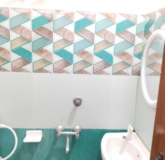 三人经典房间, Oyo Flagship City Guest House
