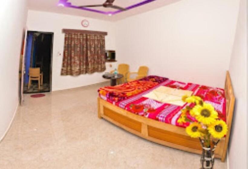 Номер Стандарт, Aatikesh Beach Resort Malvan