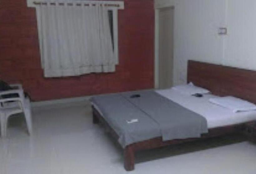 Номер Deluxe, Amraban Resort, Chiplun