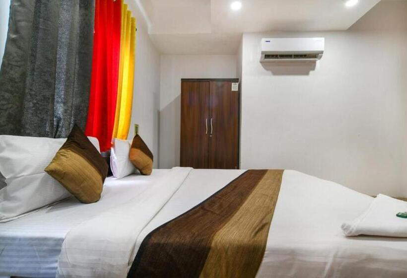 Standard Single Room, Y94