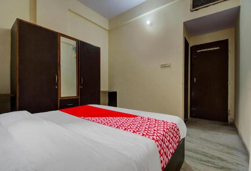 اتاق کلاسیک سه تخته, Oyo Hotel Tanu Palace