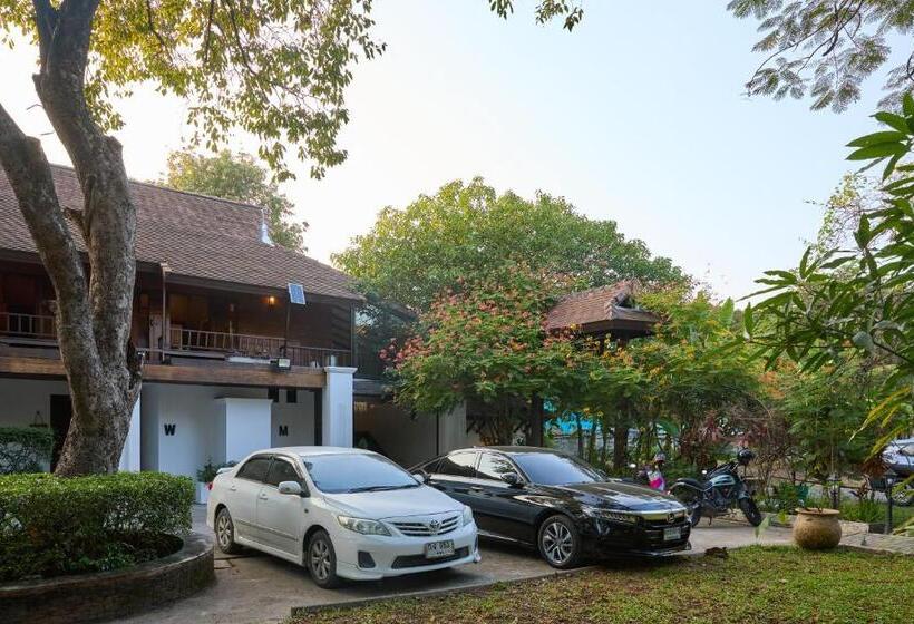 اتاق لوکس, Jambolan Chiangmai