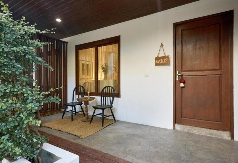 اتاق لوکس, Jambolan Chiangmai